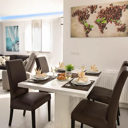 Lux Blue Sky - Free Covered Parking Apartman *
