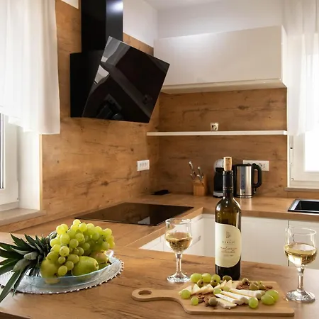 Apartman Lux Blue Sky - Free Covered Parking