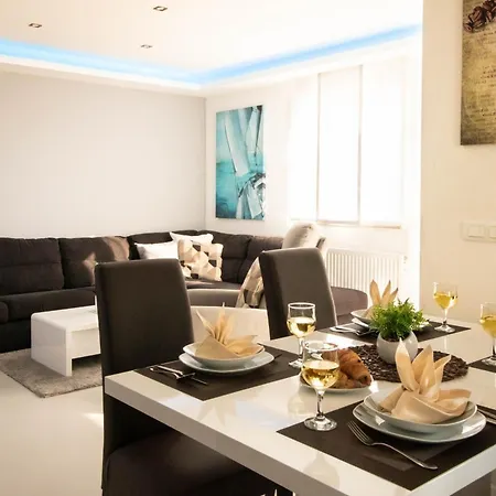 Lux Blue Sky Apartman Póla